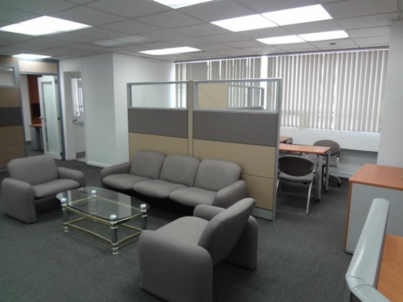 Foto Oficina en Arriendo en REPUBLICA DEL SALVADOR, Quito, Pichincha - U$D 1.500 - OFA10916 - BienesOnLine