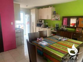 EN VENTA BONITA CASA EN EL NORTE DE QUITO - SECTOR CARRETAS 
