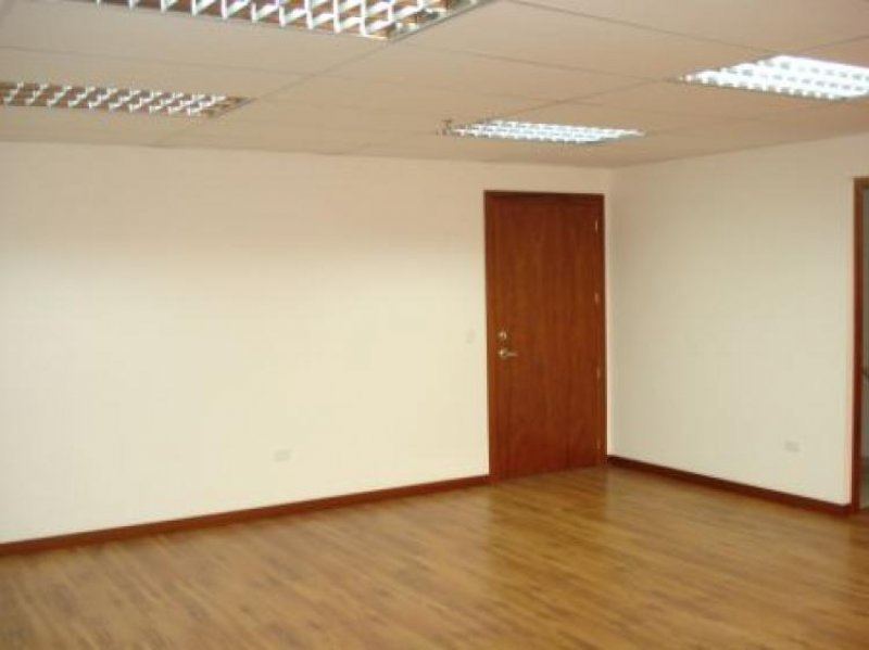 Foto Oficina en Arriendo en CAROLINA, QUITO, Pichincha - U$D 490 - OFA3346 - BienesOnLine