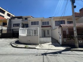 Casa en Venta en YANUNCAY Cuenca, Azuay