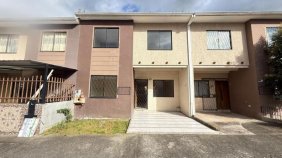 PE2563 | CASA A LA VENTA SECTOR “LAGUNA DEL SOL EL VALLE”