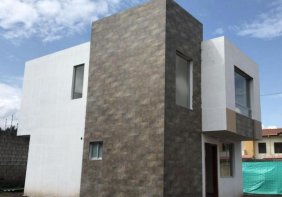 Casa en Venta en  VALLE DE LOS CHILLOS, Pichincha