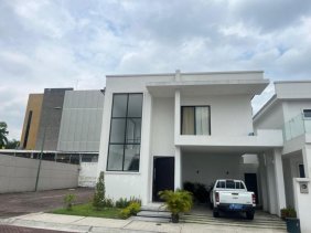 Casa en Venta en  Guayaquil, Guayas