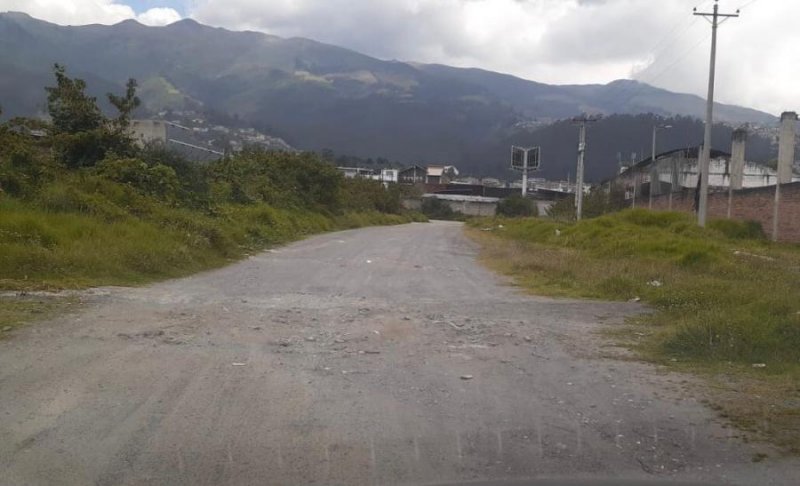 Terreno en Venta en CHAUPICRUZ Quito, Pichincha